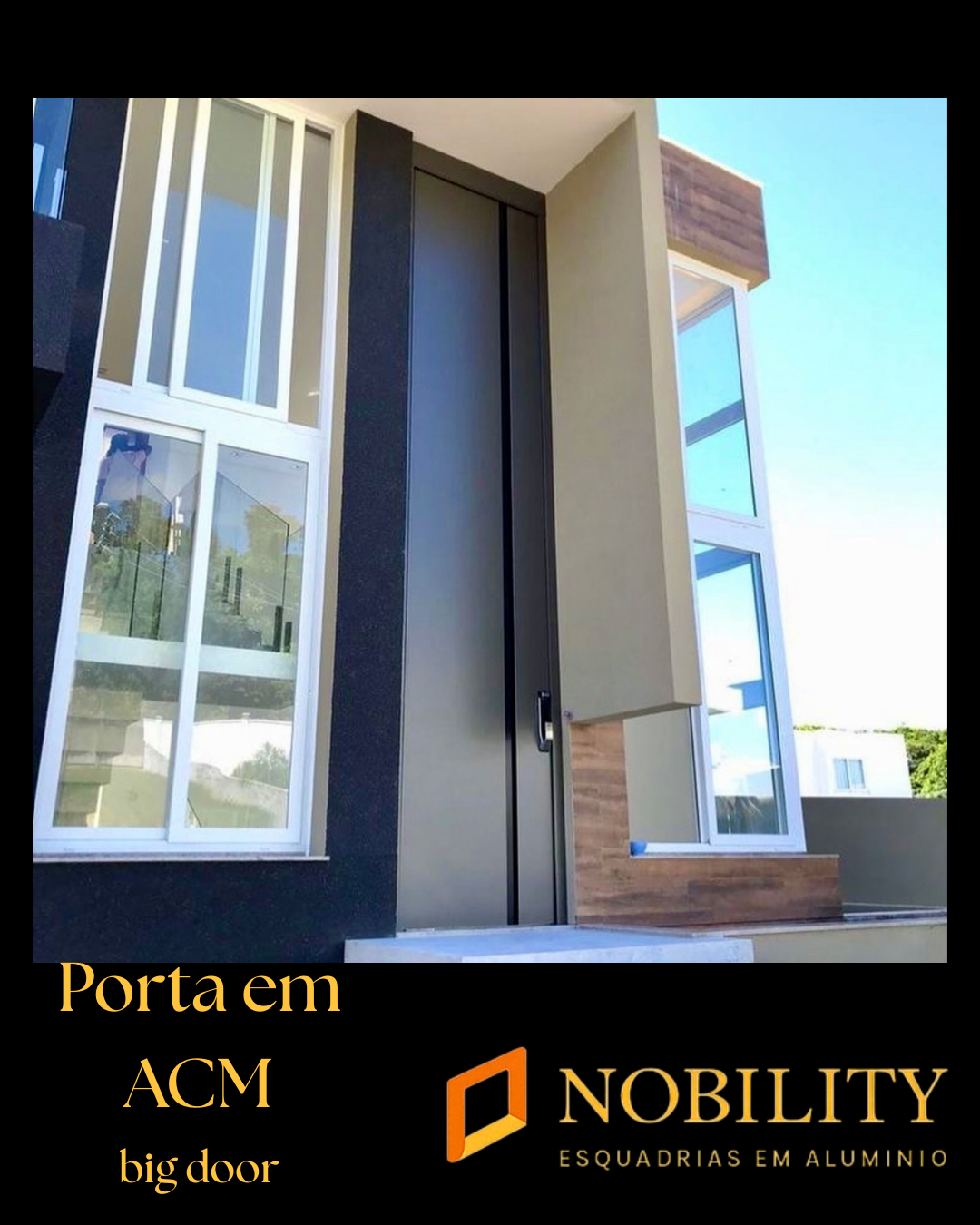 Porta em ACM — big door